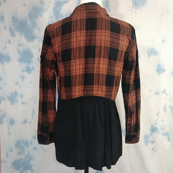 Peyton Jensen Hi Lo plaid button up top size XS - Picture 3 of 7